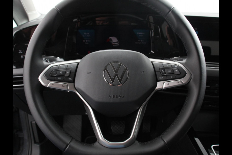 Volkswagen Golf 1.5 eTSI 150pk DSG Style Navigatie DAB Camera Lane Assist LED Adaptive Cruise Control Keyless Go Stoelverwarming Lichtmetalen Velgen