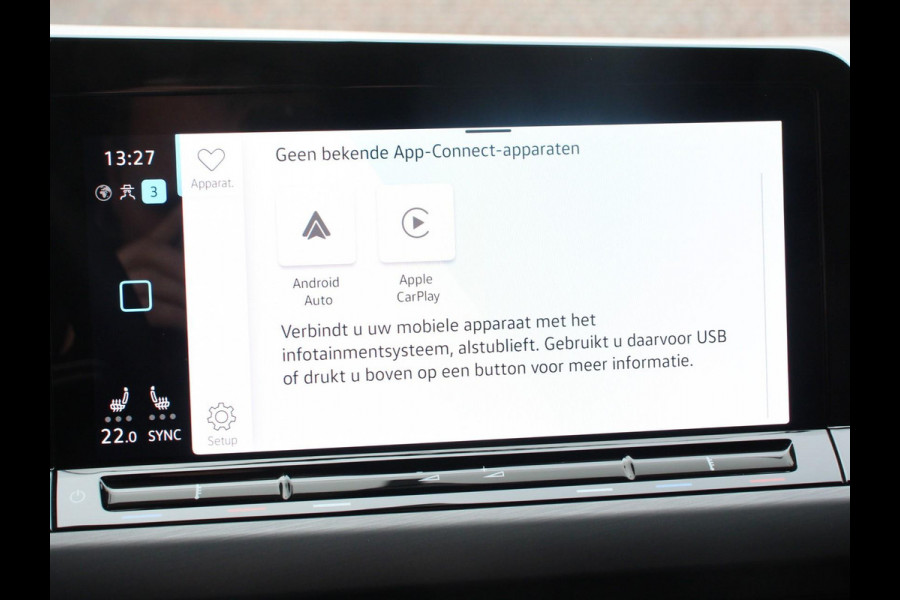 Volkswagen Golf 1.5 eTSI 150pk DSG Style Navigatie DAB Camera Lane Assist LED Adaptive Cruise Control Keyless Go Stoelverwarming Lichtmetalen Velgen