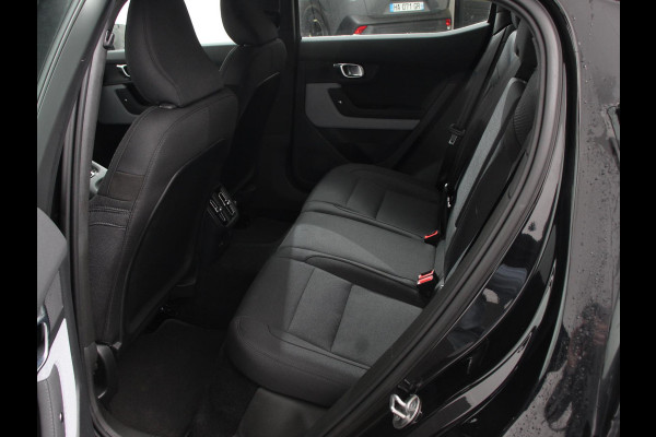 Polestar 2 Standard Range Single Motor 69 kWh Automaat Camera Dab Led Verwarmde voorstoelen Navigatie Apple Carplay/Android Auto Climate Control Parkeer sensoren