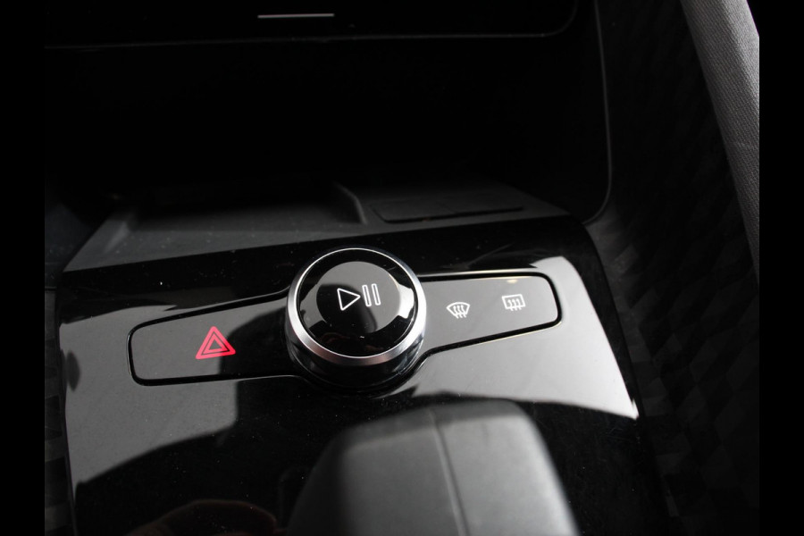 Polestar 2 Standard Range Single Motor 69 kWh Automaat Camera Dab Led Verwarmde voorstoelen Navigatie Apple Carplay/Android Auto Climate Control Parkeer sensoren