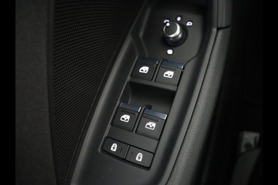 Audi A3 35 TFSI Advanced edition | Sportstoelen | Virtual Cockpit | Carplay | Navigatie | Full LED | Parkeerhulp | Climate control | Cruise control | Bluetooth | DAB