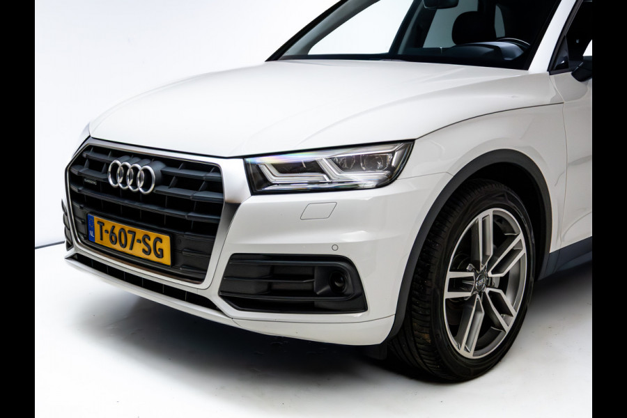 Audi Q5 50 TFSI e quattro 300 PK | Panormadak | Luchtvering | Elec. trekhaak | Stoel- Stuur_ & Achterbankverw. | Digitaal dashboard, Elec. achterklep, Navigatie, Adaptive Cruise control