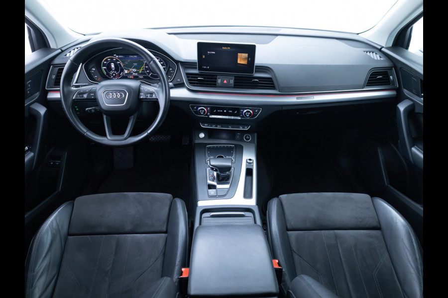 Audi Q5 50 TFSI e quattro 300 PK | Panormadak | Luchtvering | Elec. trekhaak | Stoel- Stuur_ & Achterbankverw. | Digitaal dashboard, Elec. achterklep, Navigatie, Adaptive Cruise control