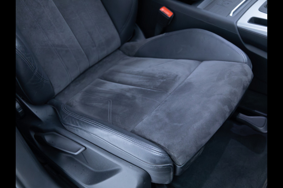 Audi Q5 50 TFSI e quattro 300 PK | Panormadak | Luchtvering | Elec. trekhaak | Stoel- Stuur_ & Achterbankverw. | Digitaal dashboard, Elec. achterklep, Navigatie, Adaptive Cruise control