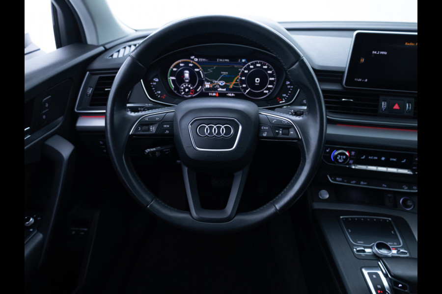 Audi Q5 50 TFSI e quattro 300 PK | Panormadak | Luchtvering | Elec. trekhaak | Stoel- Stuur_ & Achterbankverw. | Digitaal dashboard, Elec. achterklep, Navigatie, Adaptive Cruise control