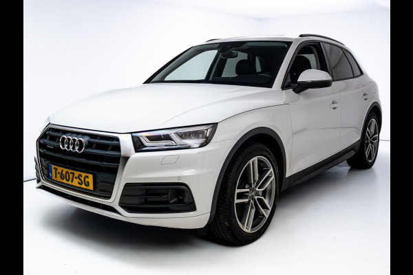 Audi Q5 50 TFSI e quattro 300 PK | Panormadak | Luchtvering | Elec. trekhaak | Stoel- Stuur_ & Achterbankverw. | Digitaal dashboard, Elec. achterklep, Navigatie, Adaptive Cruise control