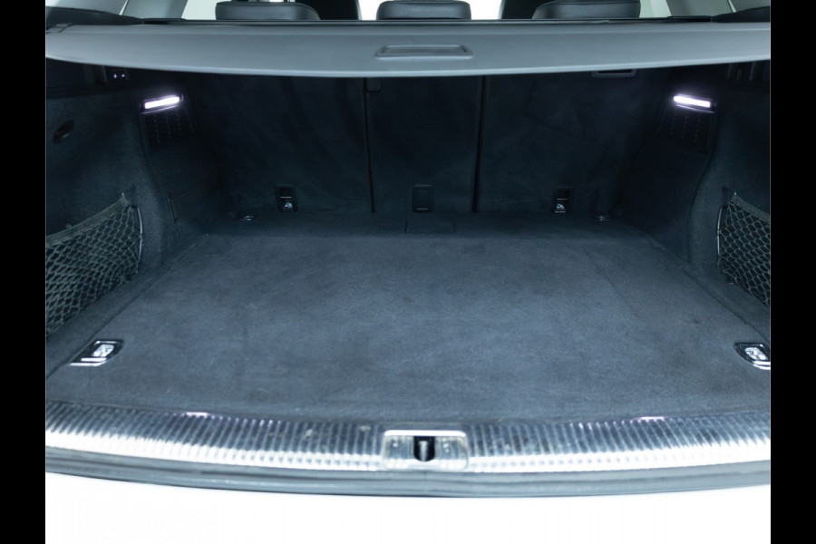 Audi Q5 50 TFSI e quattro 300 PK | Panormadak | Luchtvering | Elec. trekhaak | Stoel- Stuur_ & Achterbankverw. | Digitaal dashboard, Elec. achterklep, Navigatie, Adaptive Cruise control