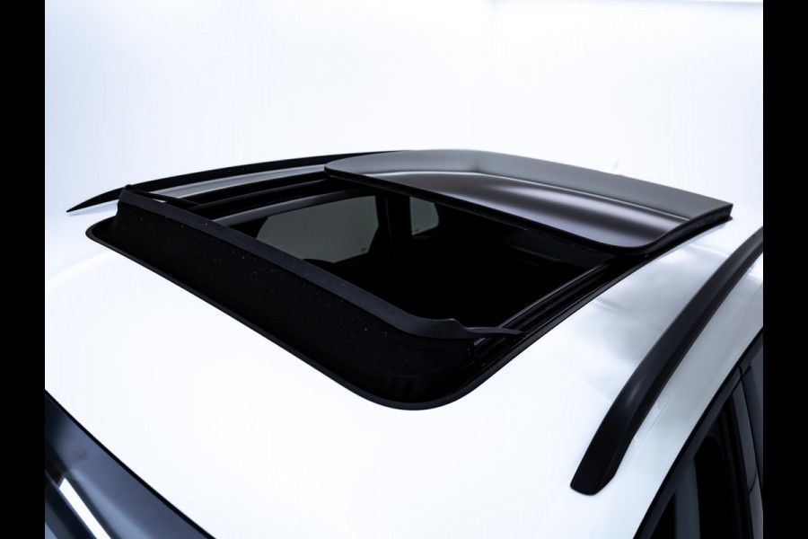 Audi Q5 50 TFSI e quattro 300 PK | Panormadak | Luchtvering | Elec. trekhaak | Stoel- Stuur_ & Achterbankverw. | Digitaal dashboard, Elec. achterklep, Navigatie, Adaptive Cruise control