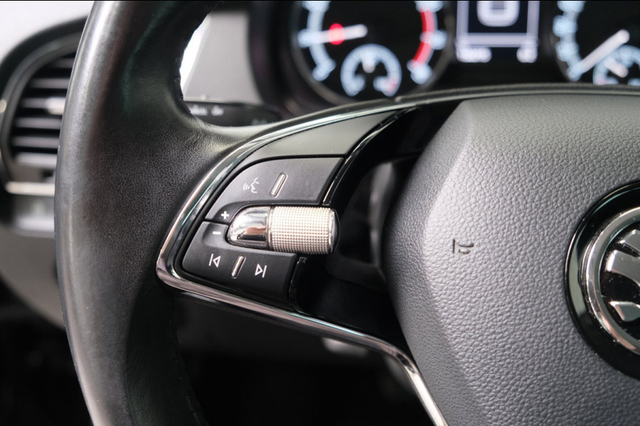 Škoda Fabia Combi 1.0 TSI Ambition - N.A.P. Airco, Carplay, Crusie, Navi, PDC, Trekhaak.