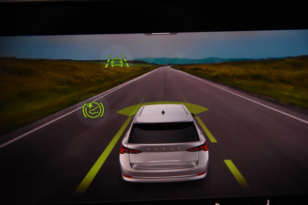 Škoda Octavia Combi 1.0 e-TSI Ambition Automaat *1ste Eigenaar*Navigatie*Trekhaak*