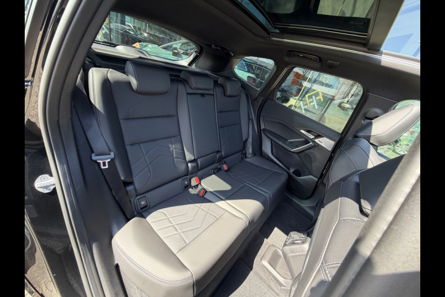 BMW X1 XDrive25e, NAP, 4WD, M-Sport, Leder, Pano, Trekhaak, CarPlay