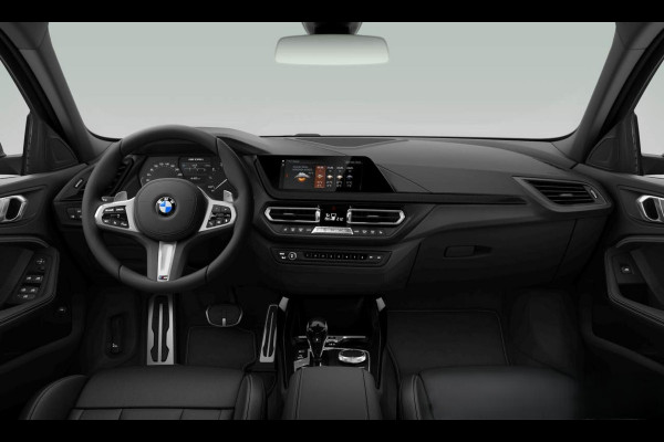 BMW 1-serie M135i xDrive High Executive Edition | M Performance | Stoelverwarming | Cruise Control | Adaptive LED | Ambiance Verlichting | HIFI | Grootlichtassistent | M Sport Remmen