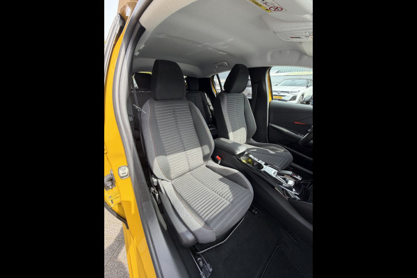 Peugeot e-208 Active Pack 50 kWh (Automatische Airco - LED - Navigatie - Apple Carplay - Keyless Start - Lichtmetalen Velgen)