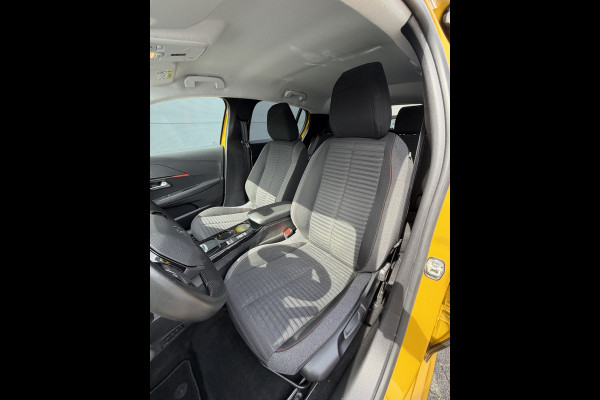 Peugeot e-208 Active Pack 50 kWh (Automatische Airco - LED - Navigatie - Apple Carplay - Keyless Start - Lichtmetalen Velgen)