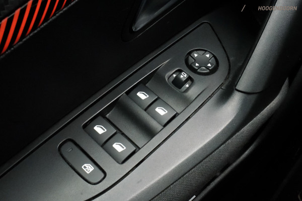 Peugeot 2008 1.2 PureTech Active Pack Luxe (APPLE CARPLAY,CRUISE,PARKEERSENSOREN,LM-VELGEN,COMFORT-STOELEN,LED,TOPCONDITIE)