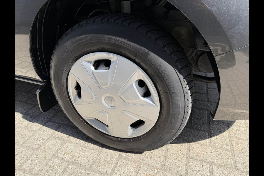 Ford Transit Custom 300 2.0 TDCI L2H1 Trend / vaste prijs rijklaar € 21.950 ex btw / dubbele schuifdeur / lease vanaf € 358 / airco / cruise / camera / pdc voor en achter / euro 6 / bpm vrij