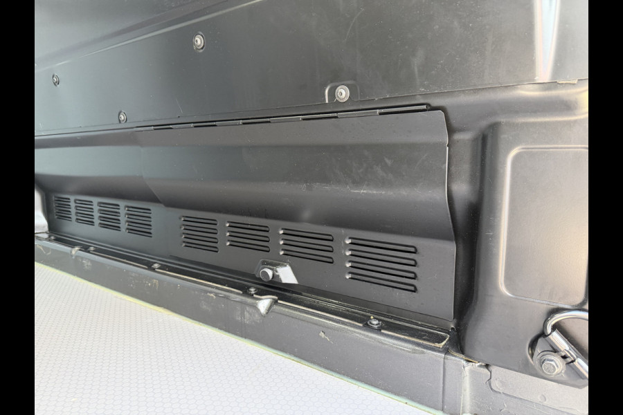 Ford Transit Custom 300 2.0 TDCI L2H1 Trend / vaste prijs rijklaar € 21.950 ex btw / dubbele schuifdeur / lease vanaf € 358 / airco / cruise / camera / pdc voor en achter / euro 6 / bpm vrij