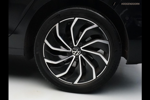 Volkswagen Golf 1.5 TSI Life Business Luxe (STUURVERWARMING,MEMORY,PANORAMA,ADAPTIVE CRUISE,SFEERVERLICHTING,CAMERA,TOPCONDITIE)