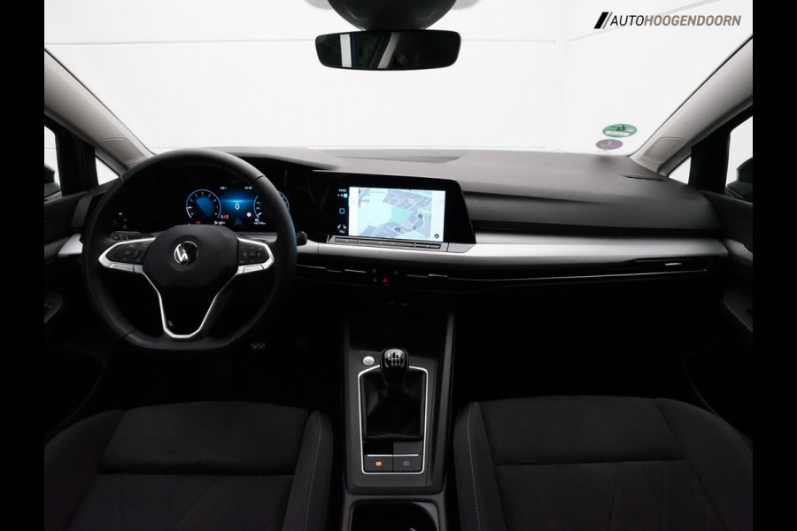 Volkswagen Golf 1.5 TSI Life Business Luxe (STUURVERWARMING,MEMORY,PANORAMA,ADAPTIVE CRUISE,SFEERVERLICHTING,CAMERA,TOPCONDITIE)