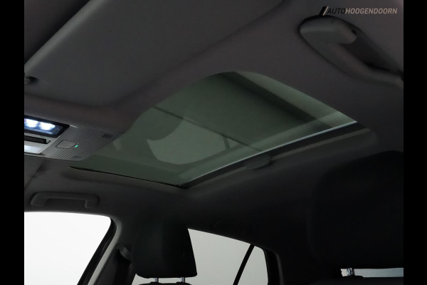 Volkswagen Golf 1.5 TSI Life Business Luxe (STUURVERWARMING,MEMORY,PANORAMA,ADAPTIVE CRUISE,SFEERVERLICHTING,CAMERA,TOPCONDITIE)