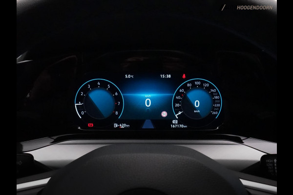 Volkswagen Golf 1.5 TSI Life Business Luxe (STUURVERWARMING,MEMORY,PANORAMA,ADAPTIVE CRUISE,SFEERVERLICHTING,CAMERA,TOPCONDITIE)