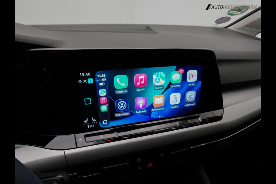 Volkswagen Golf 1.5 TSI Life Business Luxe (STUURVERWARMING,MEMORY,PANORAMA,ADAPTIVE CRUISE,SFEERVERLICHTING,CAMERA,TOPCONDITIE)