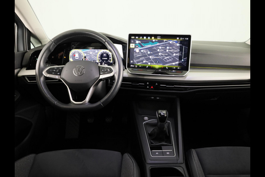 Volkswagen Golf variant Life Business 1.5 TSI 85 kW / 116 pk Variant 6 ver | Navigatie | Stoelverwarming | Carplay & Android auto | Parkeersensoren | Ergo stoelen |