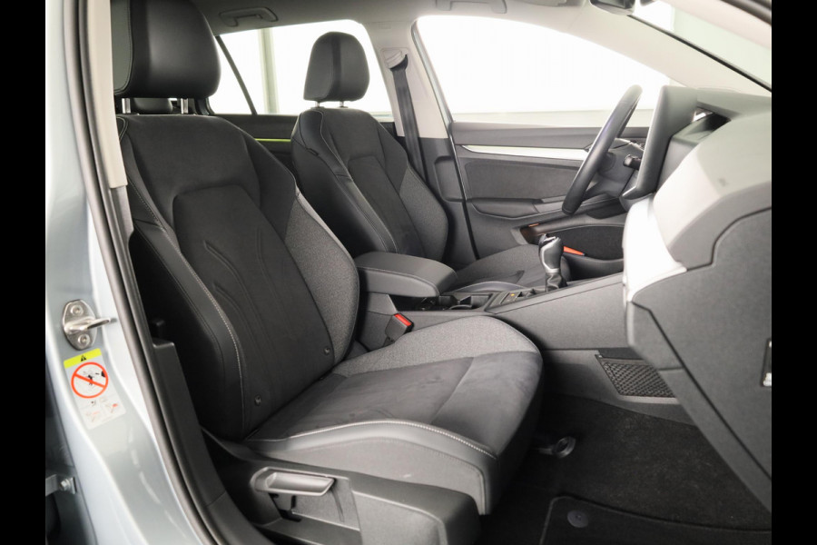 Volkswagen Golf variant Life Business 1.5 TSI 85 kW / 116 pk Variant 6 ver | Navigatie | Stoelverwarming | Carplay & Android auto | Parkeersensoren | Ergo stoelen |