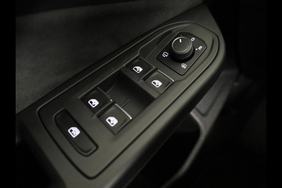 Volkswagen Golf variant Life Business 1.5 TSI 85 kW / 116 pk Variant 6 ver | Navigatie | Stoelverwarming | Carplay & Android auto | Parkeersensoren | Ergo stoelen |