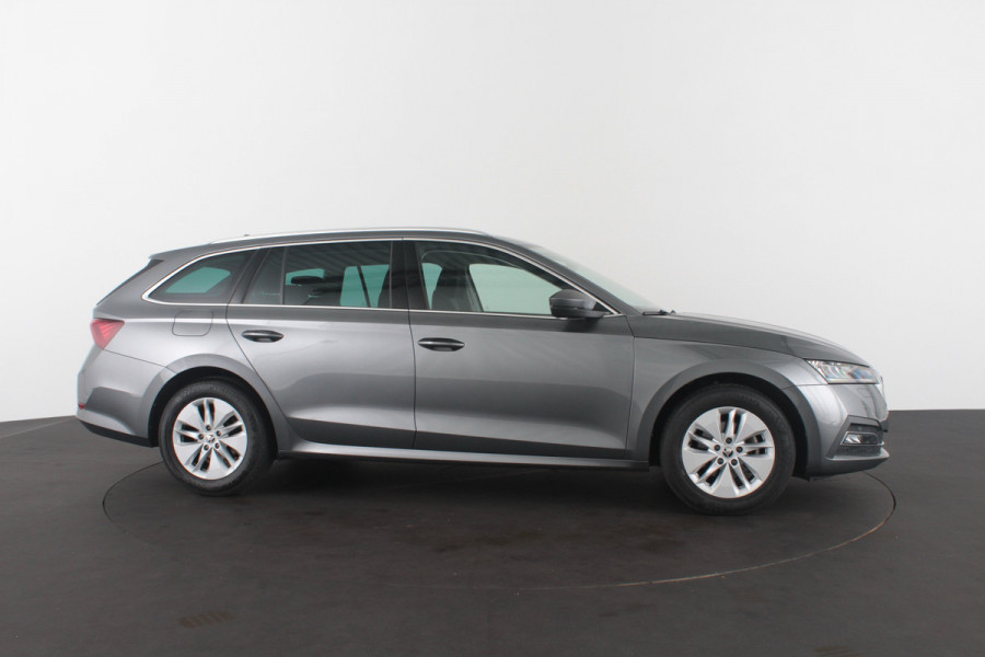 Škoda Octavia Combi 1.0 TSI Ambition > Camera/stoelverwarming/Trekhaak wegklapbaar...