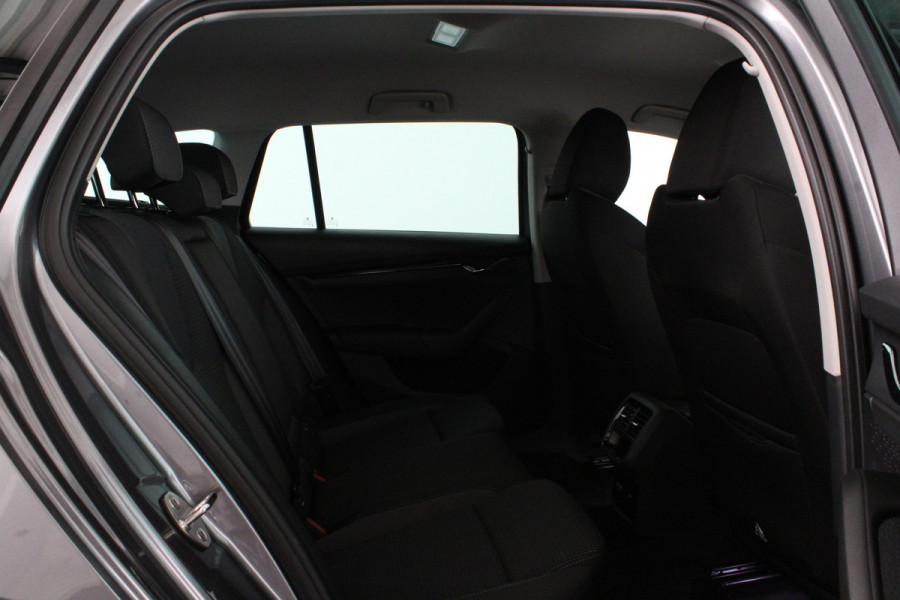 Škoda Octavia Combi 1.0 TSI Ambition > Camera/stoelverwarming/Trekhaak wegklapbaar...