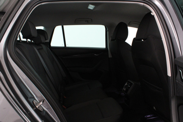 Škoda Octavia Combi 1.0 TSI Ambition > Camera/stoelverwarming/Trekhaak wegklapbaar...