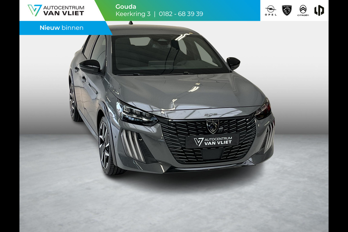 Peugeot 208 1.2 Hybrid 110 e-DCS6 GT Vision en navigation pack, Drive assist plus pack, Gris Selenium metaallak.