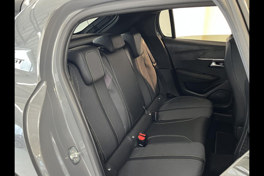 Peugeot 208 1.2 Hybrid 110 e-DCS6 GT Vision en navigation pack, Drive assist plus pack, Gris Selenium metaallak.