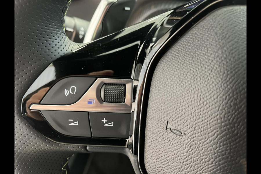 Peugeot 208 1.2 Hybrid 110 e-DCS6 GT Vision en navigation pack, Drive assist plus pack, Gris Selenium metaallak.