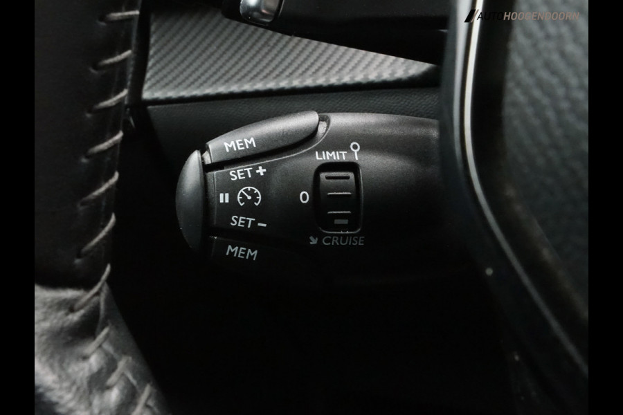 Peugeot 208 1.2 PureTech Allure Sport (ACHTERUITRIJCAMERA,APPLE CARPLAY,L.M. VELGEN,LED,LANE ASSIST,CRUISE CONTROL,TOPCONDITIE)