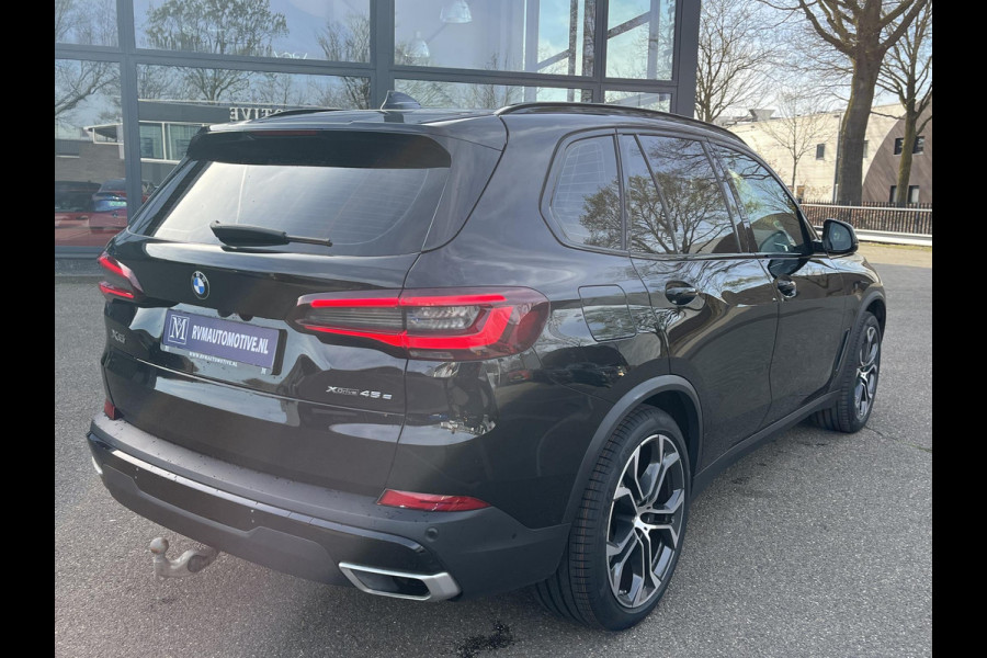 BMW X5 xDrive45e High Executive HARMAN KARDON| ELEK. TREKHAAK|ELEK. SCHUIF/ KANTELDAK| ACHTERBANK VERWARMING| HEAD-UP DISPLAY| DODE HOEK SENSOR| CAMERA| ACHTERAS BESTURING