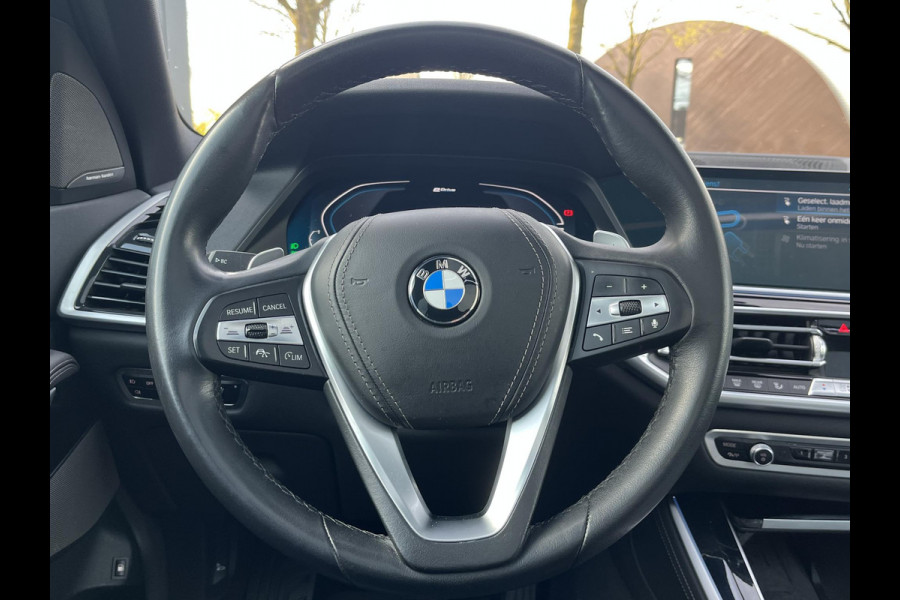BMW X5 xDrive45e High Executive HARMAN KARDON| ELEK. TREKHAAK|ELEK. SCHUIF/ KANTELDAK| ACHTERBANK VERWARMING| HEAD-UP DISPLAY| DODE HOEK SENSOR| CAMERA| ACHTERAS BESTURING