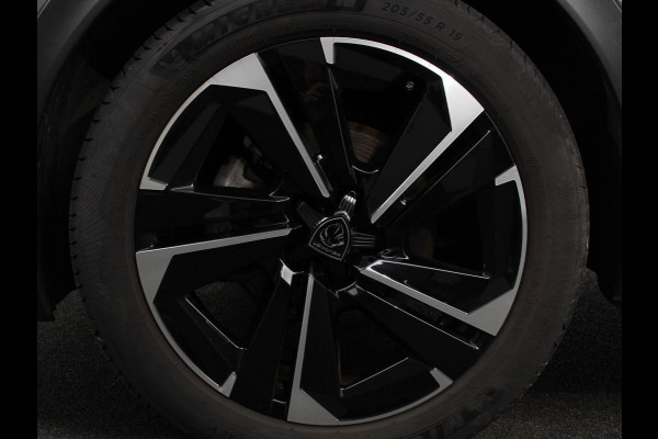 Peugeot 408 1.2 PureTech Allure 130 pk Automaat | Navigatie Apple Carplay/Android Auto Airco Camera Parkeer sensoren Cruise Control Led Lichtmetalen Velgen Stoelverwarming