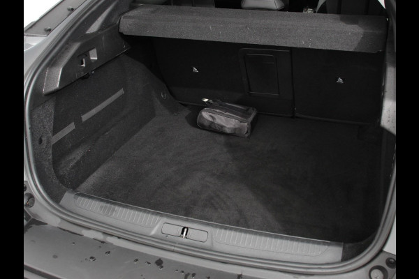 Peugeot 408 1.2 PureTech Allure 130 pk Automaat | Navigatie Apple Carplay/Android Auto Airco Camera Parkeer sensoren Cruise Control Led Lichtmetalen Velgen Stoelverwarming