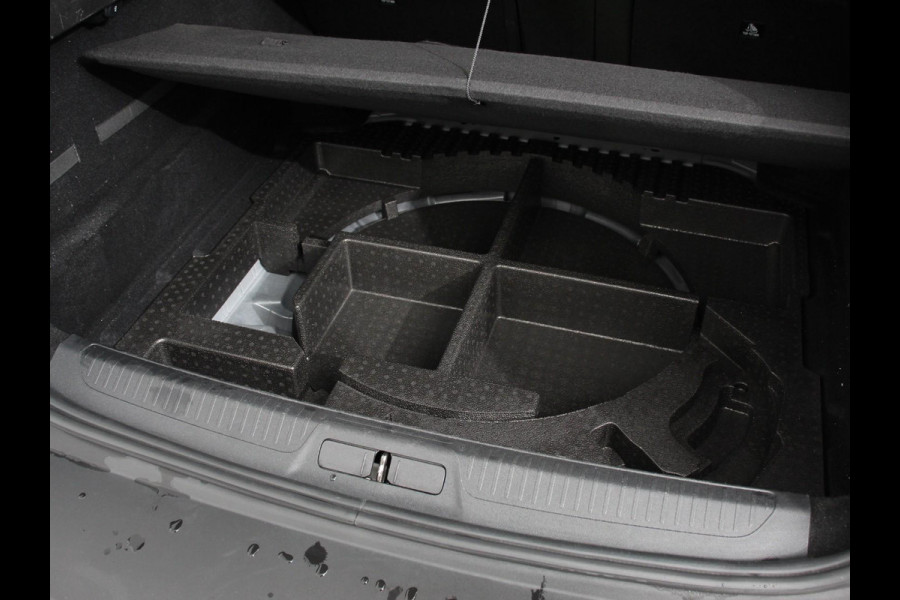 Peugeot 408 1.2 PureTech Allure 130 pk Automaat | Navigatie Apple Carplay/Android Auto Airco Camera Parkeer sensoren Cruise Control Led Lichtmetalen Velgen Stoelverwarming