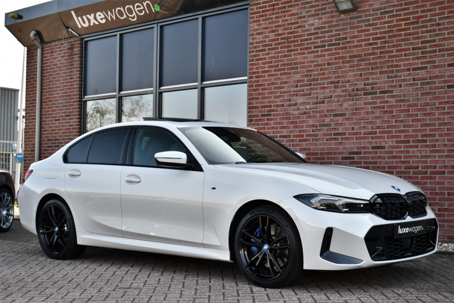 BMW 3-serie 330e xDrive M-Sport Pro Pano M-zetels ACC HUD 19inch El-klep