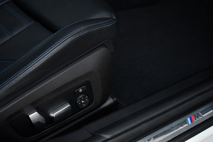 BMW 3-serie 330e xDrive M-Sport Pro Pano M-zetels ACC HUD 19inch El-klep