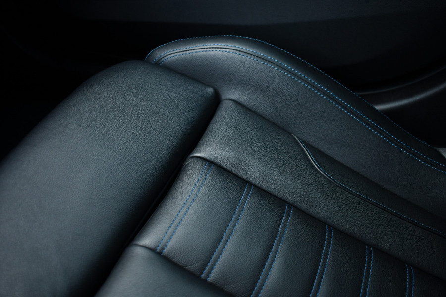 BMW 3-serie 330e xDrive M-Sport Pro Pano M-zetels ACC HUD 19inch El-klep