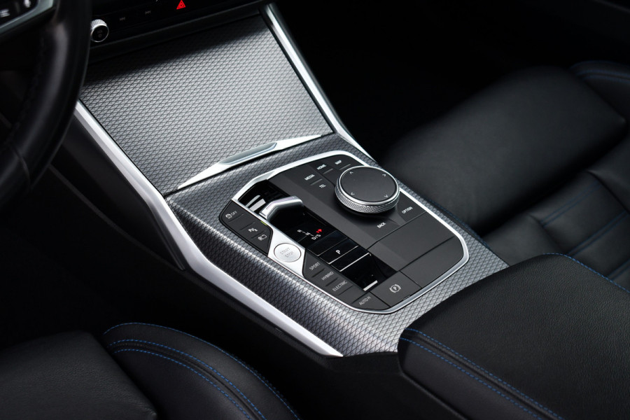 BMW 3-serie 330e xDrive M-Sport Pro Pano M-zetels ACC HUD 19inch El-klep