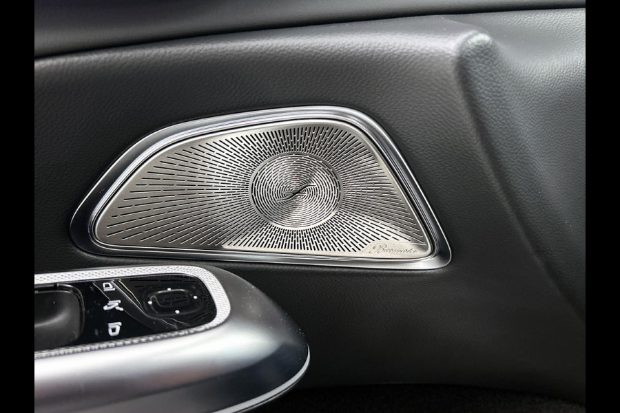 Mercedes-Benz E-Klasse AMG 53 4MATIC+ / NL Auto / Luchtvering (AMG RIDE CONTROL) / Panoramadak / Night Pakket / MBUX Superscreen / Achterasbesturing / Burmester / Plug-in hybride / Elektrisch rijbereik tot ca. 100 km /