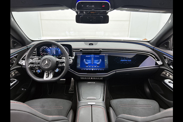 Mercedes-Benz E-Klasse AMG 53 4MATIC+ / NL Auto / Luchtvering (AMG RIDE CONTROL) / Panoramadak / Night Pakket / MBUX Superscreen / Achterasbesturing / Burmester / Plug-in hybride / Elektrisch rijbereik tot ca. 100 km /