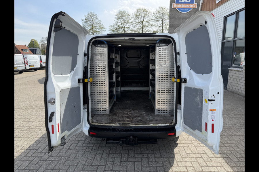 Ford Transit Custom 300 2.0 TDCI 130pk L2H1 Trend / vaste prijs rijklaar € 17.950 ex btw / ingerichte laadruimte / euro 6 / bpm vrij / trekhaak 2800 kg / airco / cruise / navigatie / camera !