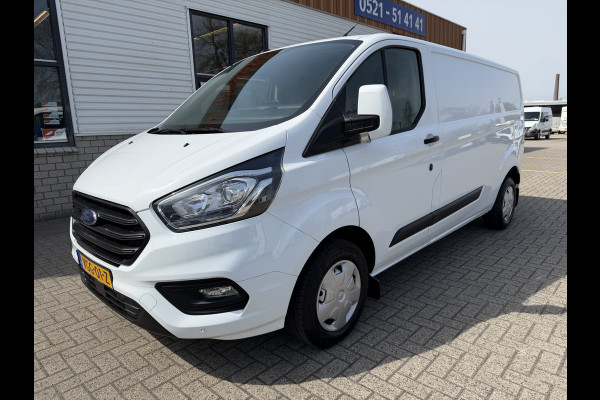 Ford Transit Custom 300 2.0 TDCI 130pk L2H1 Trend / vaste prijs rijklaar € 17.950 ex btw / ingerichte laadruimte / euro 6 / bpm vrij / trekhaak 2800 kg / airco / cruise / navigatie / camera !