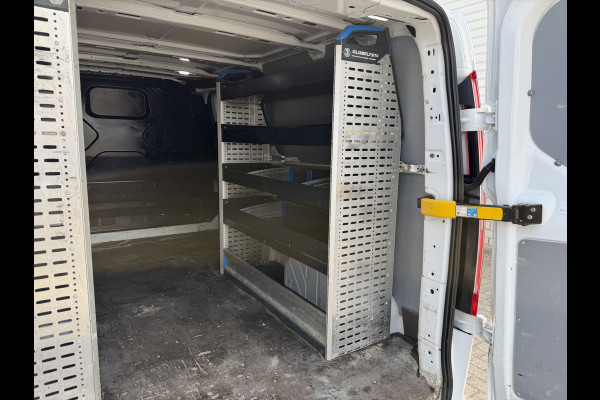 Ford Transit Custom 300 2.0 TDCI 130pk L2H1 Trend / vaste prijs rijklaar € 17.950 ex btw / ingerichte laadruimte / euro 6 / bpm vrij / trekhaak 2800 kg / airco / cruise / navigatie / camera !